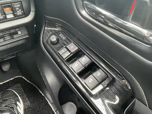 トヨタ エスクァイア ハイブリッド Gi プレミアムパッケージ ブラックテーラード 千葉県 2019(令1)年 5万km スパークリングブラックパールクリスタルシャイン 衝突軽減ブレーキ/両側パワースライドドア/純正１０インチＳＤナビ/フルセグＴＶ/バックカメラ/ＴＯＭ＇Ｓシフトポジションスイッチ/ＫＹＢローファースポーツ/ステアリングヒーター/ＥＴＣ２．０/LEDヘッドライト/フォグランプ