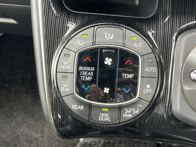 トヨタ エスクァイア ハイブリッド Gi プレミアムパッケージ ブラックテーラード 千葉県 2019(令1)年 5万km スパークリングブラックパールクリスタルシャイン 衝突軽減ブレーキ/両側パワースライドドア/純正１０インチＳＤナビ/フルセグＴＶ/バックカメラ/ＴＯＭ＇Ｓシフトポジションスイッチ/ＫＹＢローファースポーツ/ステアリングヒーター/ＥＴＣ２．０/LEDヘッドライト/フォグランプ