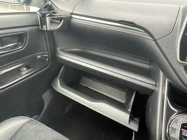 トヨタ エスクァイア ハイブリッド Gi プレミアムパッケージ ブラックテーラード 千葉県 2019(令1)年 5万km スパークリングブラックパールクリスタルシャイン 衝突軽減ブレーキ/両側パワースライドドア/純正１０インチＳＤナビ/フルセグＴＶ/バックカメラ/ＴＯＭ＇Ｓシフトポジションスイッチ/ＫＹＢローファースポーツ/ステアリングヒーター/ＥＴＣ２．０/LEDヘッドライト/フォグランプ
