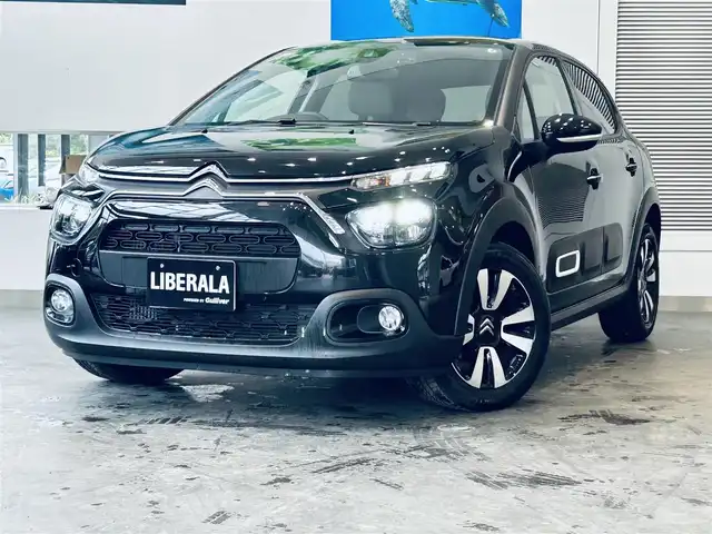 シトロエン シトロエン Ｃ３ エディション ノアール 大阪府 2024(令6)年 0.3万km 黒 バックカメラ/ハーフレザーシート/クルーズコントロール/スマートキー/プッシュスタート/ドライブレコーダー/オートライト/LEDヘッドライト/革巻きステアリング/ステアリングスイッチ/ISOFIX/アクティブセーフティブレーキ/レーンディパチャーウォーニング/疲労感知システム/インテリジェントハイビーム/ストップ＆スタート/パーキングセンサー/トラクションコントロール