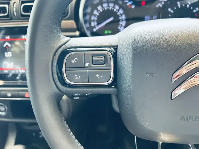 シトロエン シトロエン Ｃ３ エディション ノアール 大阪府 2024(令6)年 0.3万km 黒 バックカメラ/ハーフレザーシート/クルーズコントロール/スマートキー/プッシュスタート/ドライブレコーダー/オートライト/LEDヘッドライト/革巻きステアリング/ステアリングスイッチ/ISOFIX/アクティブセーフティブレーキ/レーンディパチャーウォーニング/疲労感知システム/インテリジェントハイビーム/ストップ＆スタート/パーキングセンサー/トラクションコントロール