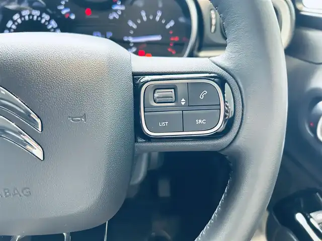 シトロエン シトロエン Ｃ３ エディション ノアール 大阪府 2024(令6)年 0.3万km 黒 バックカメラ/ハーフレザーシート/クルーズコントロール/スマートキー/プッシュスタート/ドライブレコーダー/オートライト/LEDヘッドライト/革巻きステアリング/ステアリングスイッチ/ISOFIX/アクティブセーフティブレーキ/レーンディパチャーウォーニング/疲労感知システム/インテリジェントハイビーム/ストップ＆スタート/パーキングセンサー/トラクションコントロール