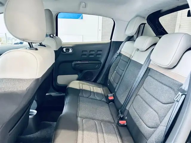 シトロエン シトロエン Ｃ３ エディション ノアール 大阪府 2024(令6)年 0.3万km 黒 バックカメラ/ハーフレザーシート/クルーズコントロール/スマートキー/プッシュスタート/ドライブレコーダー/オートライト/LEDヘッドライト/革巻きステアリング/ステアリングスイッチ/ISOFIX/アクティブセーフティブレーキ/レーンディパチャーウォーニング/疲労感知システム/インテリジェントハイビーム/ストップ＆スタート/パーキングセンサー/トラクションコントロール