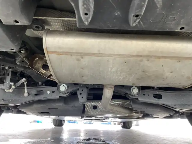 トヨタ プリウス S 三重県 2022(令4)年 4.8万km プラチナホワイトパールマイカ /禁煙車//純正ナビ/（BT、AUX、FM.AM）//全方位カメラ//Toyota Safety Sense/・プリクラッシュセーフティ/・レーントレーシングアシスト/・クリアランスソナー/・ロードサインアシスト//レーダークルーズコントロール//ビルトインETC//オートハイビーム//ステアリングスイッチ//トノカバー//スマートキー