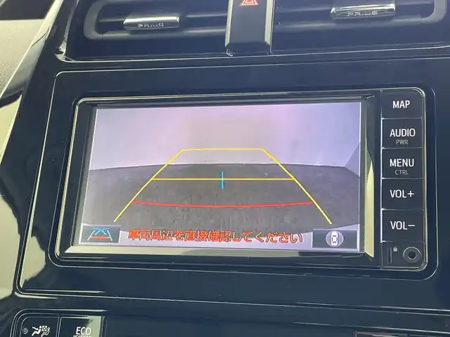 トヨタ プリウス S 三重県 2022(令4)年 4.8万km プラチナホワイトパールマイカ /禁煙車//純正ナビ/（BT、AUX、FM.AM）//全方位カメラ//Toyota Safety Sense/・プリクラッシュセーフティ/・レーントレーシングアシスト/・クリアランスソナー/・ロードサインアシスト//レーダークルーズコントロール//ビルトインETC//オートハイビーム//ステアリングスイッチ//トノカバー//スマートキー