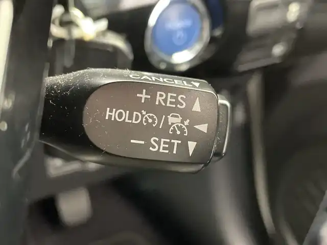 トヨタ プリウス S 三重県 2022(令4)年 4.8万km プラチナホワイトパールマイカ /禁煙車//純正ナビ/（BT、AUX、FM.AM）//全方位カメラ//Toyota Safety Sense/・プリクラッシュセーフティ/・レーントレーシングアシスト/・クリアランスソナー/・ロードサインアシスト//レーダークルーズコントロール//ビルトインETC//オートハイビーム//ステアリングスイッチ//トノカバー//スマートキー