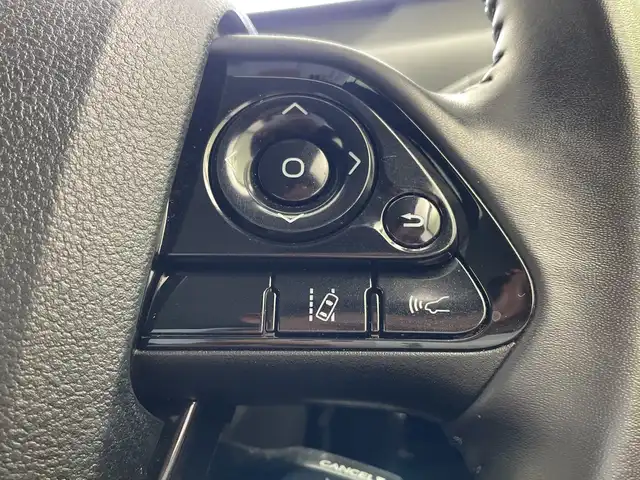 トヨタ プリウス S 三重県 2022(令4)年 4.8万km プラチナホワイトパールマイカ /禁煙車//純正ナビ/（BT、AUX、FM.AM）//全方位カメラ//Toyota Safety Sense/・プリクラッシュセーフティ/・レーントレーシングアシスト/・クリアランスソナー/・ロードサインアシスト//レーダークルーズコントロール//ビルトインETC//オートハイビーム//ステアリングスイッチ//トノカバー//スマートキー