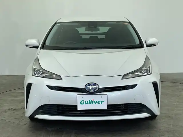 トヨタ プリウス S 三重県 2022(令4)年 4.8万km プラチナホワイトパールマイカ /禁煙車//純正ナビ/（BT、AUX、FM.AM）//全方位カメラ//Toyota Safety Sense/・プリクラッシュセーフティ/・レーントレーシングアシスト/・クリアランスソナー/・ロードサインアシスト//レーダークルーズコントロール//ビルトインETC//オートハイビーム//ステアリングスイッチ//トノカバー//スマートキー