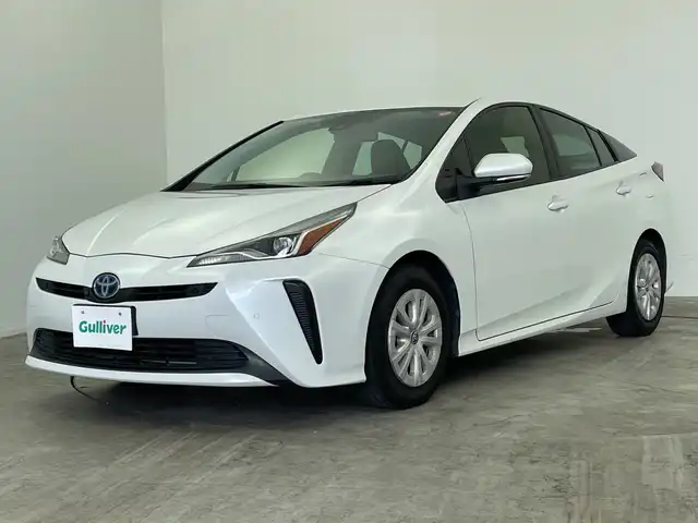 トヨタ プリウス S 三重県 2022(令4)年 4.8万km プラチナホワイトパールマイカ /禁煙車//純正ナビ/（BT、AUX、FM.AM）//全方位カメラ//Toyota Safety Sense/・プリクラッシュセーフティ/・レーントレーシングアシスト/・クリアランスソナー/・ロードサインアシスト//レーダークルーズコントロール//ビルトインETC//オートハイビーム//ステアリングスイッチ//トノカバー//スマートキー