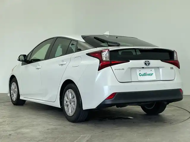 トヨタ プリウス S 三重県 2022(令4)年 4.8万km プラチナホワイトパールマイカ /禁煙車//純正ナビ/（BT、AUX、FM.AM）//全方位カメラ//Toyota Safety Sense/・プリクラッシュセーフティ/・レーントレーシングアシスト/・クリアランスソナー/・ロードサインアシスト//レーダークルーズコントロール//ビルトインETC//オートハイビーム//ステアリングスイッチ//トノカバー//スマートキー