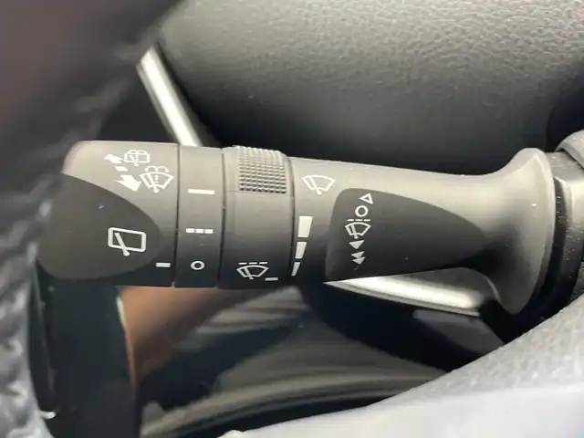 トヨタ プリウス S 三重県 2022(令4)年 4.8万km プラチナホワイトパールマイカ /禁煙車//純正ナビ/（BT、AUX、FM.AM）//全方位カメラ//Toyota Safety Sense/・プリクラッシュセーフティ/・レーントレーシングアシスト/・クリアランスソナー/・ロードサインアシスト//レーダークルーズコントロール//ビルトインETC//オートハイビーム//ステアリングスイッチ//トノカバー//スマートキー
