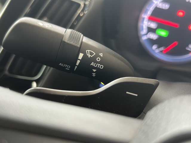 トヨタ クラウン ハイブリッド S Cパッケージ Four 秋田県 2018(平30)年 8.4万km プレシャスブラックパール ワンオーナー/純正ナビ/Bluetooth　フルセグTV　USB　AUX　Miracast　AM　FM/バックカメラ/トヨタセーフティセンス/・プリクラッシュセーフティ/・レーントレーシングアシスト/・レーダークルーズコントロール/・ロードサインアシスト/・オートマチックハイビーム/ビルトインETC/パワーシート/LEDヘッドライト/LEDフォグランプ/ドアバイザー/純正17インチアルミホイール/サイド+カーテンエアバッグ/スマートキー/フロアマット