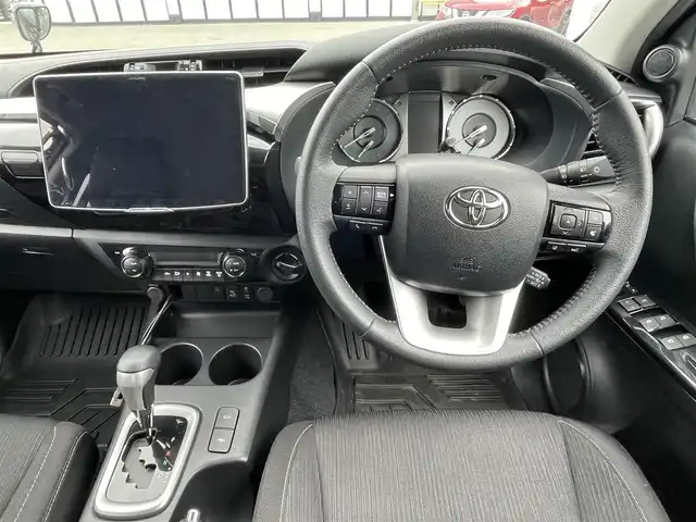 トヨタ ハイラックス Z 大阪府 2023(令5)年 2万km 黒 社外9インチディスプレイオーディオ（ALPINE）/（AppleCarPlay/AndroidAuto/Bluetooth/HDMI/USB）/前後ドライブレコーダー　/バックカメラ　/純正17インチアルミホイール/LEDヘッドライト　/クルーズコントロール　/ETC　/リアデフロック　/ハードトノカバー　/スペアタイヤ有
