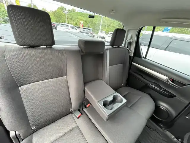 トヨタ ハイラックス Z 大阪府 2023(令5)年 2万km 黒 社外9インチディスプレイオーディオ（ALPINE）/（AppleCarPlay/AndroidAuto/Bluetooth/HDMI/USB）/前後ドライブレコーダー　/バックカメラ　/純正17インチアルミホイール/LEDヘッドライト　/クルーズコントロール　/ETC　/リアデフロック　/ハードトノカバー　/スペアタイヤ有