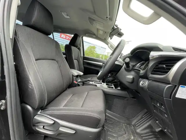 トヨタ ハイラックス Z 大阪府 2023(令5)年 2万km 黒 社外9インチディスプレイオーディオ（ALPINE）/（AppleCarPlay/AndroidAuto/Bluetooth/HDMI/USB）/前後ドライブレコーダー　/バックカメラ　/純正17インチアルミホイール/LEDヘッドライト　/クルーズコントロール　/ETC　/リアデフロック　/ハードトノカバー　/スペアタイヤ有