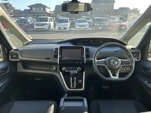 日産 セレナ ハイウェイスター 熊本県 2017(平29)年 2.7万km アズライトブルー 純正9インチナビ/・AM/FM/CD/DVD/BT/SD/USB/・フルセグTV/アラウンドビューモニター/フリップダウンモニター/衝突軽減ブレーキ/レーンキープアシスト/オートハイビーム/クルーズコントロール/ドライブレコーダー/標識認識機能/ふらつき警報/パーキングアシスト/両側電動スライドドア/革巻きステアリング/ステアリングスイッチ/LEDヘッドライト/ETC/純正フロアマット/電動格納ミラー/ウインカーミラー/後席ロールサンシェード/ドアバイザー/プッシュスタート/スペアキー