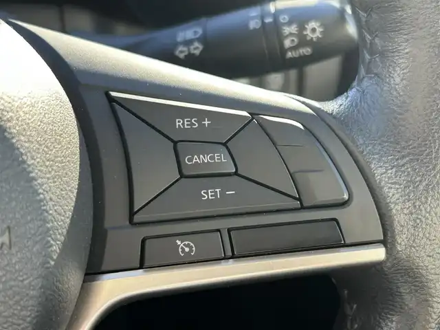 日産 セレナ ハイウェイスター 熊本県 2017(平29)年 2.7万km アズライトブルー 純正9インチナビ/・AM/FM/CD/DVD/BT/SD/USB/・フルセグTV/アラウンドビューモニター/フリップダウンモニター/衝突軽減ブレーキ/レーンキープアシスト/オートハイビーム/クルーズコントロール/ドライブレコーダー/標識認識機能/ふらつき警報/パーキングアシスト/両側電動スライドドア/革巻きステアリング/ステアリングスイッチ/LEDヘッドライト/ETC/純正フロアマット/電動格納ミラー/ウインカーミラー/後席ロールサンシェード/ドアバイザー/プッシュスタート/スペアキー