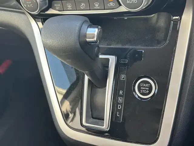 日産 セレナ ハイウェイスター 熊本県 2017(平29)年 2.7万km アズライトブルー 純正9インチナビ/・AM/FM/CD/DVD/BT/SD/USB/・フルセグTV/アラウンドビューモニター/フリップダウンモニター/衝突軽減ブレーキ/レーンキープアシスト/オートハイビーム/クルーズコントロール/ドライブレコーダー/標識認識機能/ふらつき警報/パーキングアシスト/両側電動スライドドア/革巻きステアリング/ステアリングスイッチ/LEDヘッドライト/ETC/純正フロアマット/電動格納ミラー/ウインカーミラー/後席ロールサンシェード/ドアバイザー/プッシュスタート/スペアキー