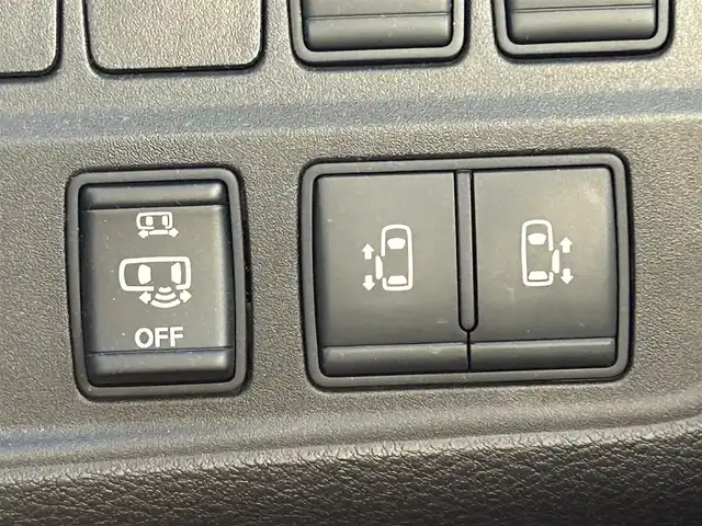 日産 セレナ ハイウェイスター 熊本県 2017(平29)年 2.7万km アズライトブルー 純正9インチナビ/・AM/FM/CD/DVD/BT/SD/USB/・フルセグTV/アラウンドビューモニター/フリップダウンモニター/衝突軽減ブレーキ/レーンキープアシスト/オートハイビーム/クルーズコントロール/ドライブレコーダー/標識認識機能/ふらつき警報/パーキングアシスト/両側電動スライドドア/革巻きステアリング/ステアリングスイッチ/LEDヘッドライト/ETC/純正フロアマット/電動格納ミラー/ウインカーミラー/後席ロールサンシェード/ドアバイザー/プッシュスタート/スペアキー