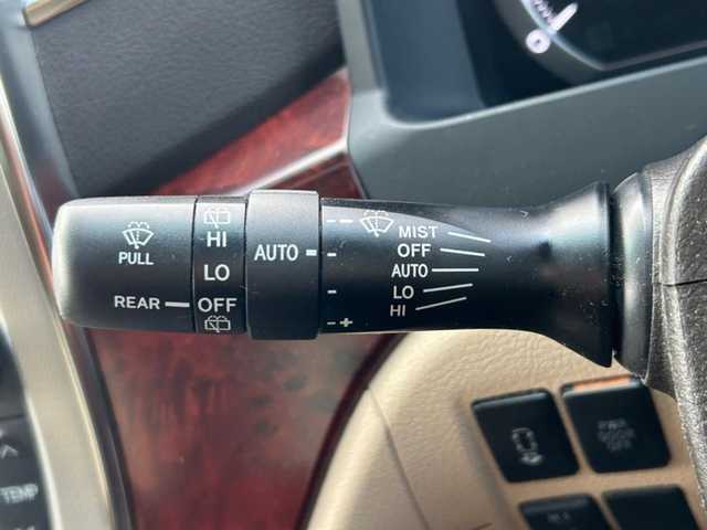 トヨタ アルファード 350G Lパッケージ 和歌山県 2011(平23)年 10.3万km ホワイトパールクリスタルシャイン 純正8インチナビ/フルセグTV/CD/DVD/バックカメラ/ビルトインETC/前後ドライブレコーダー/純正フリップダウンモニター/サンルーフ/両側パワースライドドア/電動リアゲート/クルーズコントロール/クリアランスソナー/革本木目ステアリング/ステアリングスイッチ/レザーシート/全席パワーシート/シートメモリー/運転席シートヒーター/オットマン/クールボックス/HIDヘッドライト/フォグランプ/オートライト/オートワイパー/電動格納ミラー/純正17インチAW/プッシュスタート/スマートキー/スペアキー/取扱説明書