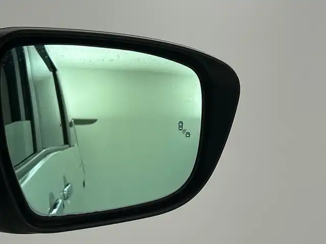 日産 セレナ e－パワー ハイウェイスター V 愛知県 2020(令2)年 5.6万km ブリリアントホワイトパール 禁煙車/純正10インチナビ/（AM/FM/フルセグ/BT/CD/DVD）/純正フリップダウンモニター/IMPULエアロ（F/S/R）/プロパイロット/両側パワースライドドア/全方位カメラ/D/N席シートヒーター/18インチWORKSアルミホイール/側方支援/後側方支援/エマージェンシーブレーキ/速度標識表示/道路標識表示/駐車支援/ふらつき警報/LEDヘッドライト/ステアリングヒーター/ビルトインETC/純正フロアマット/プッシュスタート/スマートキー