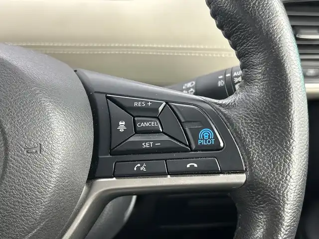 日産 セレナ e－パワー ハイウェイスター V 愛知県 2020(令2)年 5.6万km ブリリアントホワイトパール 禁煙車/純正10インチナビ/（AM/FM/フルセグ/BT/CD/DVD）/純正フリップダウンモニター/IMPULエアロ（F/S/R）/プロパイロット/両側パワースライドドア/全方位カメラ/D/N席シートヒーター/18インチWORKSアルミホイール/側方支援/後側方支援/エマージェンシーブレーキ/速度標識表示/道路標識表示/駐車支援/ふらつき警報/LEDヘッドライト/ステアリングヒーター/ビルトインETC/純正フロアマット/プッシュスタート/スマートキー