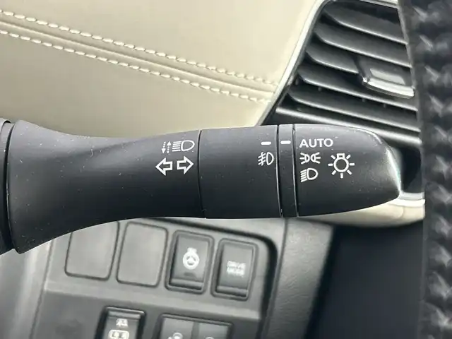 日産 セレナ e－パワー ハイウェイスター V 愛知県 2020(令2)年 5.6万km ブリリアントホワイトパール 禁煙車/純正10インチナビ/（AM/FM/フルセグ/BT/CD/DVD）/純正フリップダウンモニター/IMPULエアロ（F/S/R）/プロパイロット/両側パワースライドドア/全方位カメラ/D/N席シートヒーター/18インチWORKSアルミホイール/側方支援/後側方支援/エマージェンシーブレーキ/速度標識表示/道路標識表示/駐車支援/ふらつき警報/LEDヘッドライト/ステアリングヒーター/ビルトインETC/純正フロアマット/プッシュスタート/スマートキー