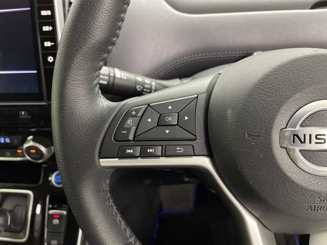 日産 セレナ e－パワー ハイウェイスター V 鹿児島県 2020(令2)年 6.2万km ダイヤモンドブラック 純正10インチナビ/（AM/FM/CD/DVD/Bluetooth/フルセグ）/フリップダウンモニター/プロパイロット/アラウンドビューモニター/両側パワースライドドア/ナビ連動ドライブレコーダー/ブラインドスポットモニター/ETC2.0/オートホールド/電子パーキング/パーキングアシスト/純正シートカバー/スマートキー/LEDヘッドライト