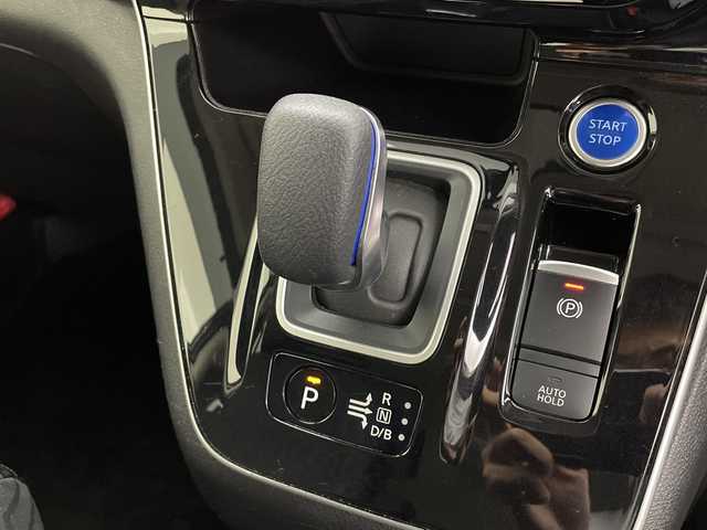 日産 セレナ e－パワー ハイウェイスター V 鹿児島県 2020(令2)年 6.2万km ダイヤモンドブラック 純正10インチナビ/（AM/FM/CD/DVD/Bluetooth/フルセグ）/フリップダウンモニター/プロパイロット/アラウンドビューモニター/両側パワースライドドア/ナビ連動ドライブレコーダー/ブラインドスポットモニター/ETC2.0/オートホールド/電子パーキング/パーキングアシスト/純正シートカバー/スマートキー/LEDヘッドライト