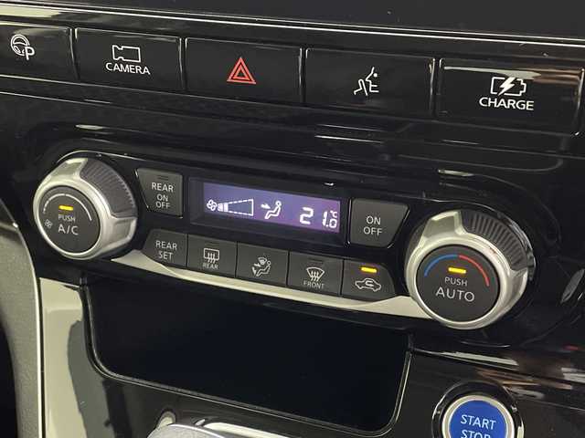 日産 セレナ e－パワー ハイウェイスター V 鹿児島県 2020(令2)年 6.2万km ダイヤモンドブラック 純正10インチナビ/（AM/FM/CD/DVD/Bluetooth/フルセグ）/フリップダウンモニター/プロパイロット/アラウンドビューモニター/両側パワースライドドア/ナビ連動ドライブレコーダー/ブラインドスポットモニター/ETC2.0/オートホールド/電子パーキング/パーキングアシスト/純正シートカバー/スマートキー/LEDヘッドライト