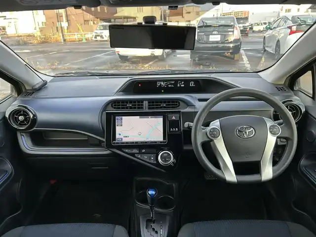 トヨタ アクア S 道南・函館 2015(平27)年 7.9万km ブラックマイカ /純正ＳＤナビ//フルセグＴＶ//夏冬タイヤ//エンジンスターター//バックカメラ//オートライト//ＡＢＳ//社外ＡＷ//フロアマット//ＥＴＣ//プッシュスタート//スマートキー//スペアキー//ＥＴＣ//保証書//取扱説明書