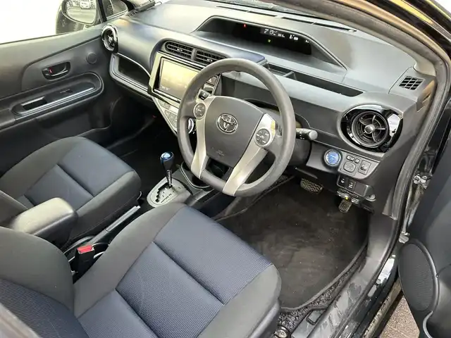 トヨタ アクア S 道南・函館 2015(平27)年 7.9万km ブラックマイカ /純正ＳＤナビ//フルセグＴＶ//夏冬タイヤ//エンジンスターター//バックカメラ//オートライト//ＡＢＳ//社外ＡＷ//フロアマット//ＥＴＣ//プッシュスタート//スマートキー//スペアキー//ＥＴＣ//保証書//取扱説明書