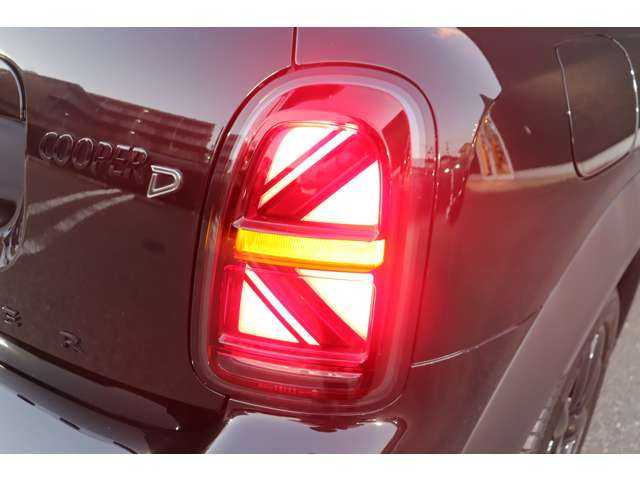 ＭＩＮＩ ＢＭＷ ミニ クロスオーバー クーパー D シャドーED 大分県 2021(令3)年 6万km ミッドナイト・ブラック・メタリック 特別仕様車/アダプティブクルーズコントロール/純正ディスプレイオーディオ/CarPlay/Bluetooth/USB/ワイヤレス充電/黒革/シートヒーター/バックカメラ/オートライト/純正18インチAW/ミラー一体型ETC/社外ドライブレコーダー（前）