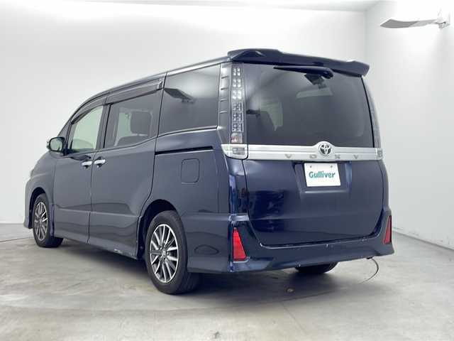 トヨタ ヴォクシー ZS 煌 新潟県 2014(平26)年 7.8万km ブラッキッシュアゲハガラスフレーク 　ワンオーナー/　フルセグテレビ/　バックカメラ/　フリップダウンモニター/　プッシュスタート/　両側パワースライドドア/　ETC/　LEDヘッドライト/　オートライト/　アイドリングストップ/　ウィンカーミラー/　ドアバイザー