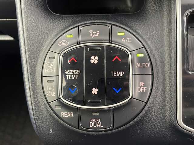 トヨタ ヴォクシー ZS 煌 新潟県 2014(平26)年 7.8万km ブラッキッシュアゲハガラスフレーク 　ワンオーナー/　フルセグテレビ/　バックカメラ/　フリップダウンモニター/　プッシュスタート/　両側パワースライドドア/　ETC/　LEDヘッドライト/　オートライト/　アイドリングストップ/　ウィンカーミラー/　ドアバイザー