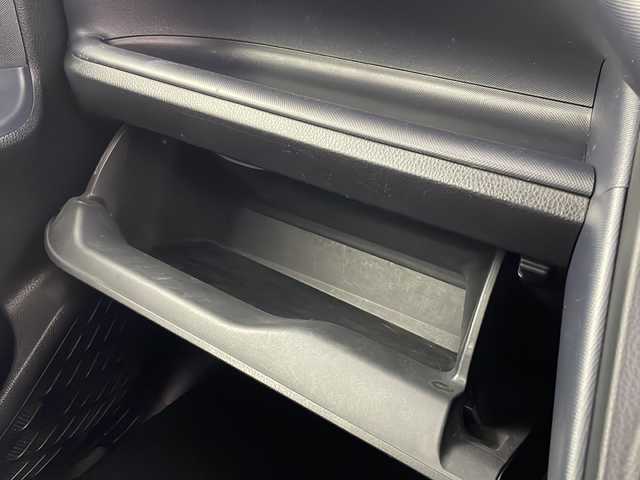 トヨタ ヴォクシー ZS 煌 新潟県 2014(平26)年 7.8万km ブラッキッシュアゲハガラスフレーク 　ワンオーナー/　フルセグテレビ/　バックカメラ/　フリップダウンモニター/　プッシュスタート/　両側パワースライドドア/　ETC/　LEDヘッドライト/　オートライト/　アイドリングストップ/　ウィンカーミラー/　ドアバイザー