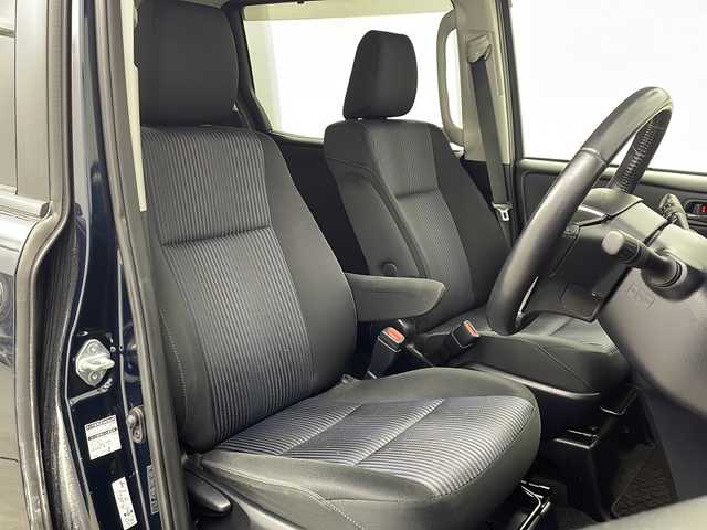 トヨタ ヴォクシー ZS 煌 新潟県 2014(平26)年 7.8万km ブラッキッシュアゲハガラスフレーク 　ワンオーナー/　フルセグテレビ/　バックカメラ/　フリップダウンモニター/　プッシュスタート/　両側パワースライドドア/　ETC/　LEDヘッドライト/　オートライト/　アイドリングストップ/　ウィンカーミラー/　ドアバイザー