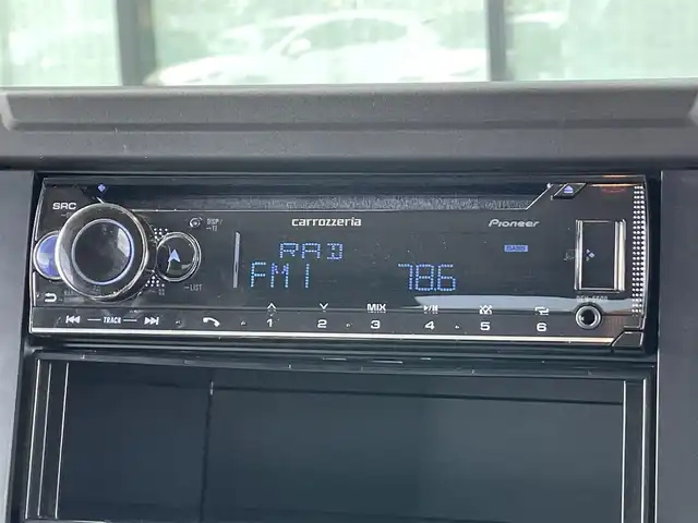 スズキ ジムニー XG 香川県 2023(令5)年 4.2万km ジャングルグリーン スズキセーフティサポート/・デュアルセンサーブレーキサポート/・車線逸脱警報機能/・ふらつき警報機能/・ハイビームアシスト/・先行車発進お知らせ機能/ワンオーナー　/禁煙車　/カーオーディオ【DEH-5600】/(Bluetooth/CD/AUX)/MT車/４WD/純正16インチアルミホイール/ロッドホルダー/リアアンダーミラー/リフトアップ/ヒルホールドコントロール/ETC/オートライト/ACエアコン/光軸調整/リモコンキー