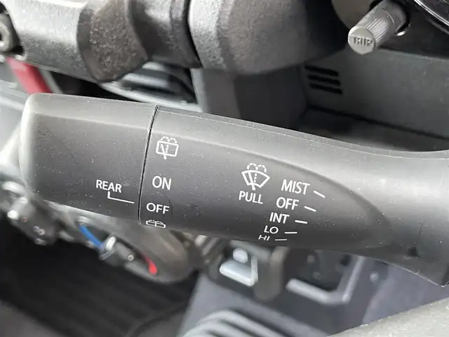 スズキ ジムニー XG 香川県 2023(令5)年 4.2万km ジャングルグリーン スズキセーフティサポート/・デュアルセンサーブレーキサポート/・車線逸脱警報機能/・ふらつき警報機能/・ハイビームアシスト/・先行車発進お知らせ機能/ワンオーナー　/禁煙車　/カーオーディオ【DEH-5600】/(Bluetooth/CD/AUX)/MT車/４WD/純正16インチアルミホイール/ロッドホルダー/リアアンダーミラー/リフトアップ/ヒルホールドコントロール/ETC/オートライト/ACエアコン/光軸調整/リモコンキー