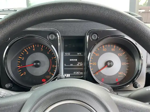 スズキ ジムニー XG 香川県 2023(令5)年 4.2万km ジャングルグリーン スズキセーフティサポート/・デュアルセンサーブレーキサポート/・車線逸脱警報機能/・ふらつき警報機能/・ハイビームアシスト/・先行車発進お知らせ機能/ワンオーナー　/禁煙車　/カーオーディオ【DEH-5600】/(Bluetooth/CD/AUX)/MT車/４WD/純正16インチアルミホイール/ロッドホルダー/リアアンダーミラー/リフトアップ/ヒルホールドコントロール/ETC/オートライト/ACエアコン/光軸調整/リモコンキー