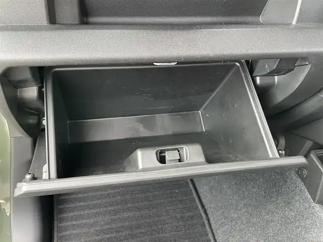 スズキ ジムニー XG 香川県 2023(令5)年 4.2万km ジャングルグリーン スズキセーフティサポート/・デュアルセンサーブレーキサポート/・車線逸脱警報機能/・ふらつき警報機能/・ハイビームアシスト/・先行車発進お知らせ機能/ワンオーナー　/禁煙車　/カーオーディオ【DEH-5600】/(Bluetooth/CD/AUX)/MT車/４WD/純正16インチアルミホイール/ロッドホルダー/リアアンダーミラー/リフトアップ/ヒルホールドコントロール/ETC/オートライト/ACエアコン/光軸調整/リモコンキー