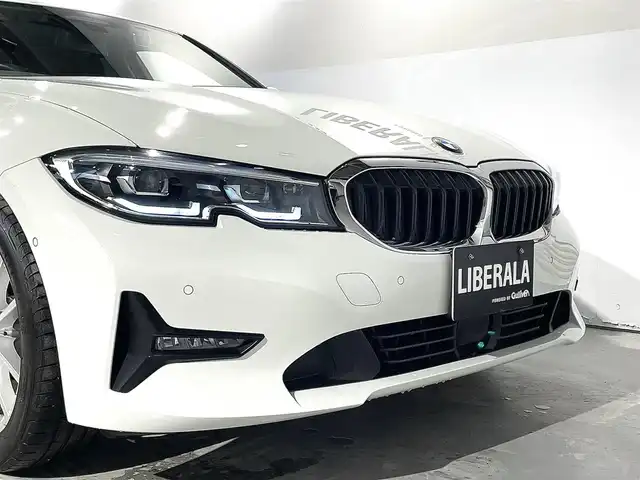 ＢＭＷ ３２０ｄ xDrive 道央・札幌 2019(令1)年 1.4万km 白 コンフォートpkg/　・オートマチック・トランク・リッド・オペレーション/　・ストレージpkg/　・HiFiスピーカー・システム/プラスpkg/　・ハイグロス・ブラック・インテリア・トリム／パール・クローム・ハイライト/　・アンビエント・ライト/　・LEDフォグ・ランプ（フロント）/ドライビング・アシスト・プロフェッショナル/　・ACC/　・レーン・ディパーチャー・ウォーニング/　・レーン・チェンジ・ウォーニング/　・エマージェンシーストップアシスト/パワーシート（D/N）/シートヒーター（D/N）/アダプティブLEDヘッドライト/ワイヤレスチャージング/BMWライブ・コックピット/レインセンサー/ハイビームアシスト/パーキングアシスト/オートライト/ETC