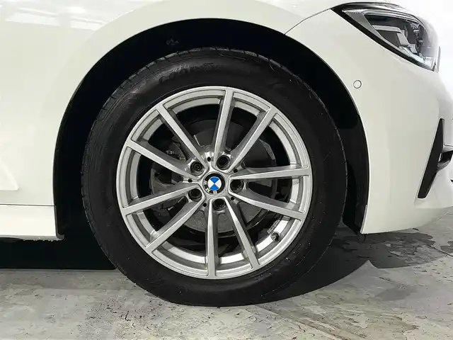 ＢＭＷ ３２０ｄ xDrive 道央・札幌 2019(令1)年 1.4万km 白 コンフォートpkg/　・オートマチック・トランク・リッド・オペレーション/　・ストレージpkg/　・HiFiスピーカー・システム/プラスpkg/　・ハイグロス・ブラック・インテリア・トリム／パール・クローム・ハイライト/　・アンビエント・ライト/　・LEDフォグ・ランプ（フロント）/ドライビング・アシスト・プロフェッショナル/　・ACC/　・レーン・ディパーチャー・ウォーニング/　・レーン・チェンジ・ウォーニング/　・エマージェンシーストップアシスト/パワーシート（D/N）/シートヒーター（D/N）/アダプティブLEDヘッドライト/ワイヤレスチャージング/BMWライブ・コックピット/レインセンサー/ハイビームアシスト/パーキングアシスト/オートライト/ETC