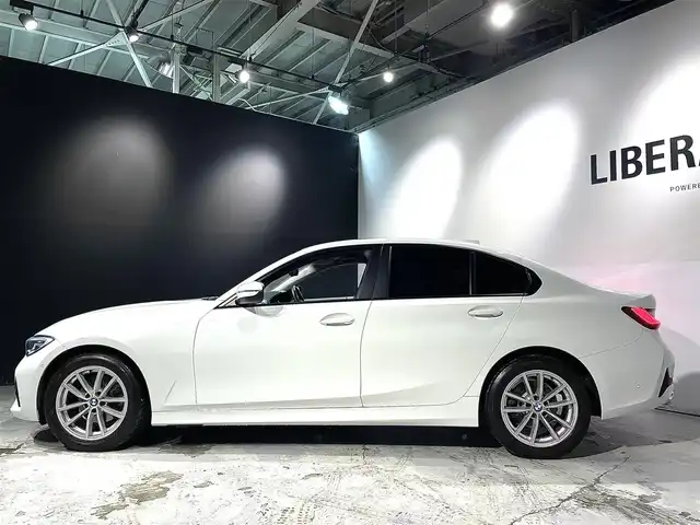 ＢＭＷ ３２０ｄ xDrive 道央・札幌 2019(令1)年 1.4万km 白 コンフォートpkg/　・オートマチック・トランク・リッド・オペレーション/　・ストレージpkg/　・HiFiスピーカー・システム/プラスpkg/　・ハイグロス・ブラック・インテリア・トリム／パール・クローム・ハイライト/　・アンビエント・ライト/　・LEDフォグ・ランプ（フロント）/ドライビング・アシスト・プロフェッショナル/　・ACC/　・レーン・ディパーチャー・ウォーニング/　・レーン・チェンジ・ウォーニング/　・エマージェンシーストップアシスト/パワーシート（D/N）/シートヒーター（D/N）/アダプティブLEDヘッドライト/ワイヤレスチャージング/BMWライブ・コックピット/レインセンサー/ハイビームアシスト/パーキングアシスト/オートライト/ETC