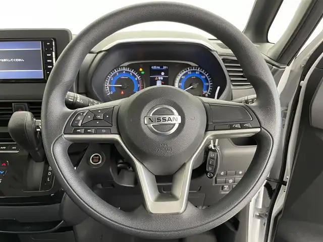 日産 ルークス ハイウェイスター X 千葉県 2020(令2)年 2.6万km ホワイトパール 禁煙車/エマージェンシーブレーキ/快適パックA/・プラズマクラスター付きリヤシーリングファン/・パーソナルテーブル/・カップホルダー/・USBソケット(助手席シート裏)/・ロールサンシェード/・撥水加工シート/社外７インチナビ/・Bluetooth.フルセグTV.CD.SD/アラウンドビューモニター/ステアリングスイッチ/LEDヘッドライト/フォグランプ/純正１４インチアルミ/プッシュスタート/スマートキー/スペアキー
