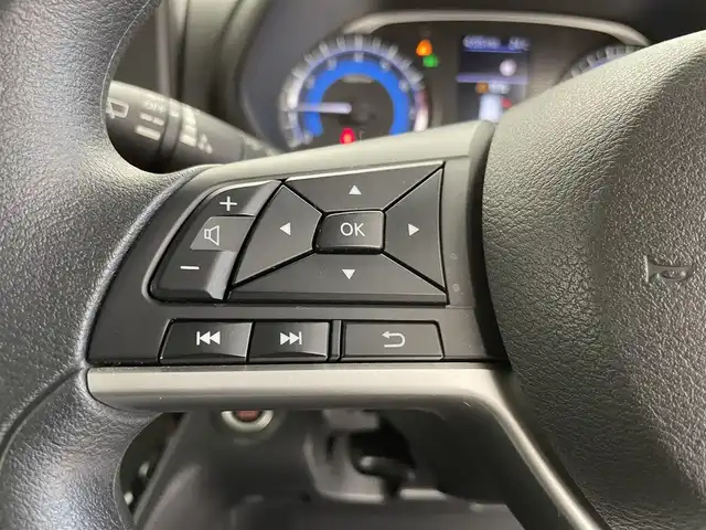 日産 ルークス ハイウェイスター X 千葉県 2020(令2)年 2.6万km ホワイトパール 禁煙車/エマージェンシーブレーキ/快適パックA/・プラズマクラスター付きリヤシーリングファン/・パーソナルテーブル/・カップホルダー/・USBソケット(助手席シート裏)/・ロールサンシェード/・撥水加工シート/社外７インチナビ/・Bluetooth.フルセグTV.CD.SD/アラウンドビューモニター/ステアリングスイッチ/LEDヘッドライト/フォグランプ/純正１４インチアルミ/プッシュスタート/スマートキー/スペアキー