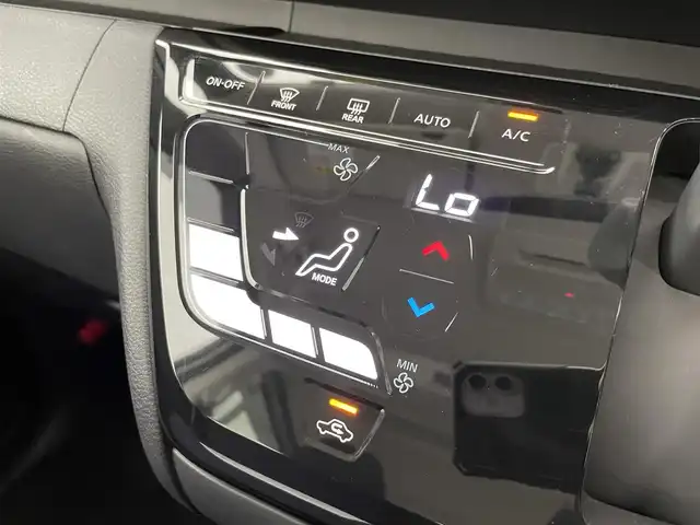 日産 ルークス ハイウェイスター X 千葉県 2020(令2)年 2.6万km ホワイトパール 禁煙車/エマージェンシーブレーキ/快適パックA/・プラズマクラスター付きリヤシーリングファン/・パーソナルテーブル/・カップホルダー/・USBソケット(助手席シート裏)/・ロールサンシェード/・撥水加工シート/社外７インチナビ/・Bluetooth.フルセグTV.CD.SD/アラウンドビューモニター/ステアリングスイッチ/LEDヘッドライト/フォグランプ/純正１４インチアルミ/プッシュスタート/スマートキー/スペアキー