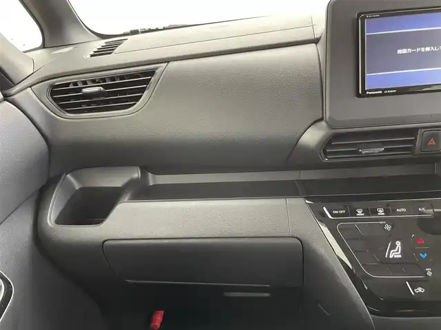 日産 ルークス ハイウェイスター X 千葉県 2020(令2)年 2.6万km ホワイトパール 禁煙車/エマージェンシーブレーキ/快適パックA/・プラズマクラスター付きリヤシーリングファン/・パーソナルテーブル/・カップホルダー/・USBソケット(助手席シート裏)/・ロールサンシェード/・撥水加工シート/社外７インチナビ/・Bluetooth.フルセグTV.CD.SD/アラウンドビューモニター/ステアリングスイッチ/LEDヘッドライト/フォグランプ/純正１４インチアルミ/プッシュスタート/スマートキー/スペアキー