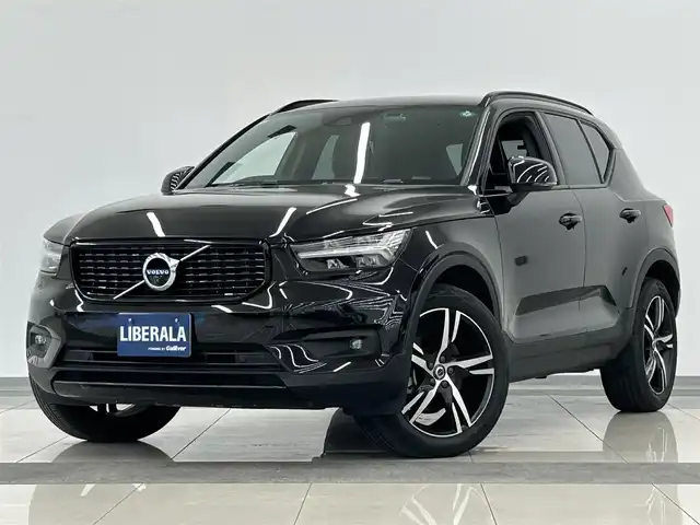 ボルボ ＸＣ４０ B4 AWD Rデザイン 岡山県 2020(令2)年 1.3万km オニキスブラックP ４８Vマイルドハイブリッド/AWD/hatman/kardon/純正SENSUSナビ/360°カメラ/ACC/Bluetooth/DTV/アップルカープレイ/アンドロイドオート/パワーシート/シートヒーター/ブレーキAH/ワイヤレス充電/アダプティブベンディングライト/コーナリングライト/自動ブレーキ/衝突回避/RSI/BLIS/LKA/パーキングアシスト