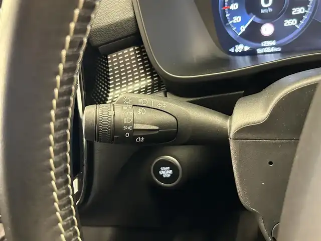 ボルボ ＸＣ４０ B4 AWD Rデザイン 岡山県 2020(令2)年 1.3万km オニキスブラックP ４８Vマイルドハイブリッド/AWD/hatman/kardon/純正SENSUSナビ/360°カメラ/ACC/Bluetooth/DTV/アップルカープレイ/アンドロイドオート/パワーシート/シートヒーター/ブレーキAH/ワイヤレス充電/アダプティブベンディングライト/コーナリングライト/自動ブレーキ/衝突回避/RSI/BLIS/LKA/パーキングアシスト